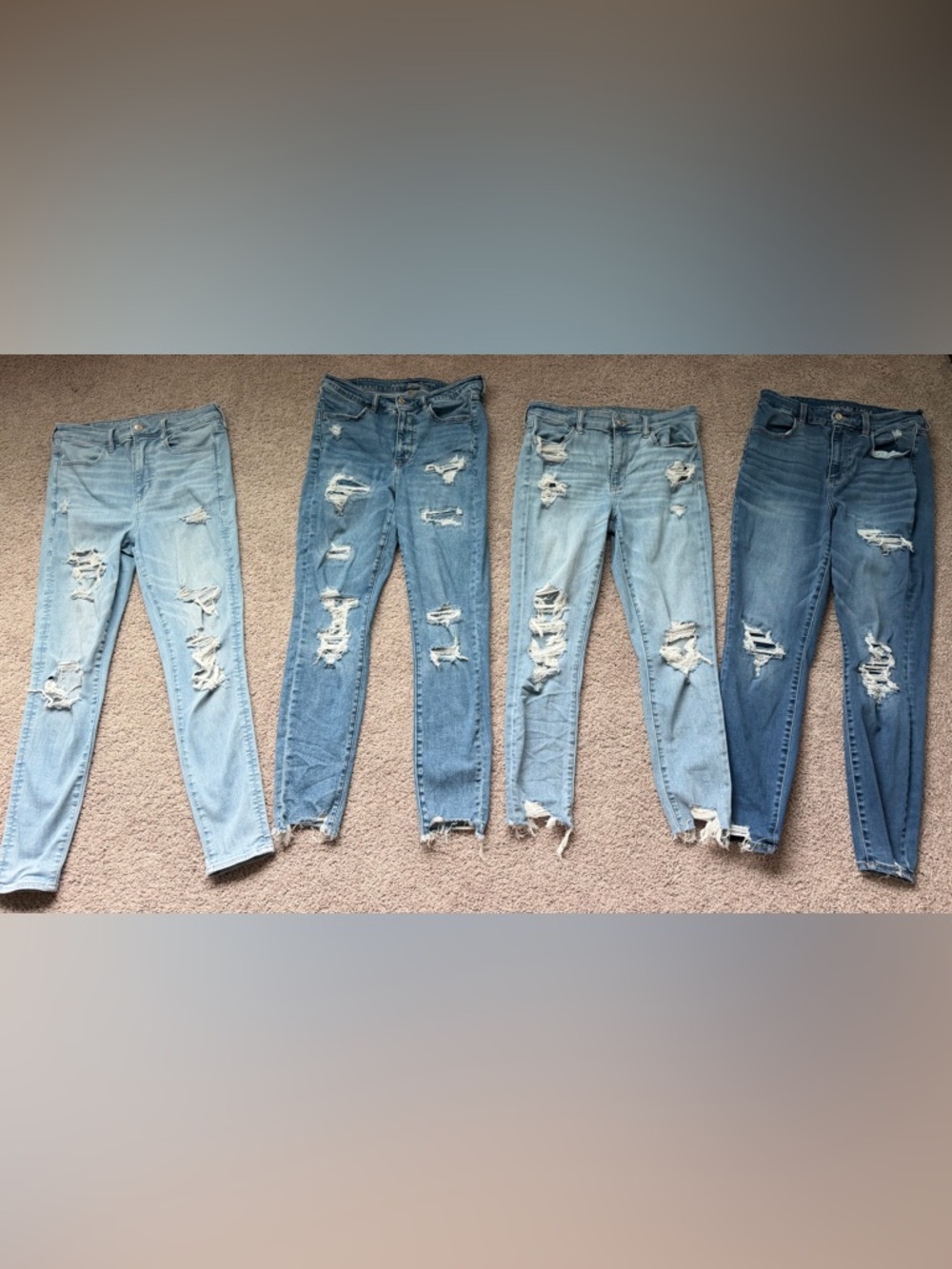 GUC American Eagle Women’s Stretchy Distressed Ripped Jeans size 12